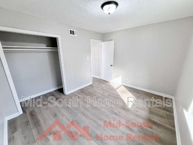 Photo - 139 N Claybrook St Unidad 9