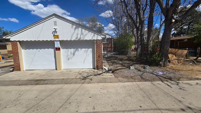 Photo - 1557 1/2 Tamarac St Unit bottom