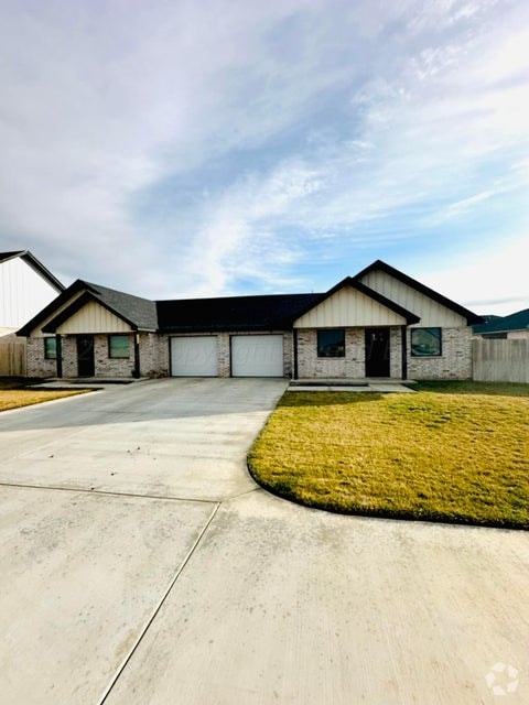 Building Photo - 14507 Periwinkle Dr Unit 3 Rental