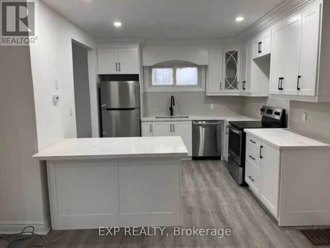 Photo - 5051 Huron St