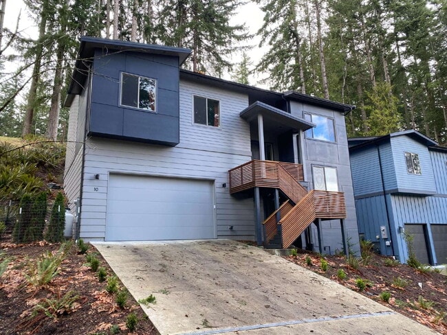 Building Photo - Elevated Modern Living in the Trees of Sudden Valley