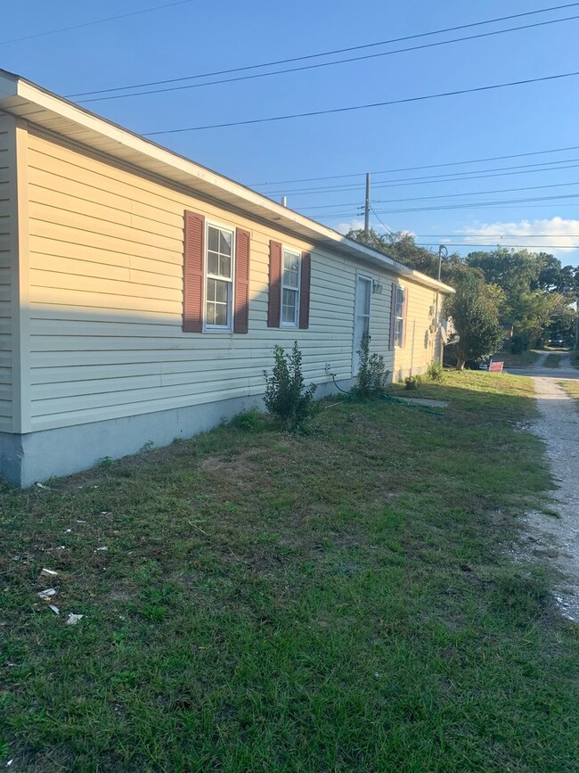 Photo - Promise Land Historic Walking District Downtown Morehead City! Charming 4 bedroom 1 1/2 bath Home...