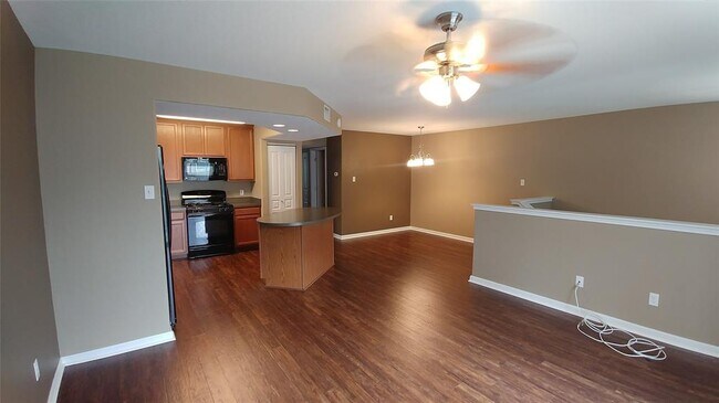 Photo - 112 Rush Haven Unit A/B