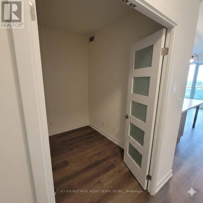 Photo - 292 Verdale Crossing Unit 1615B