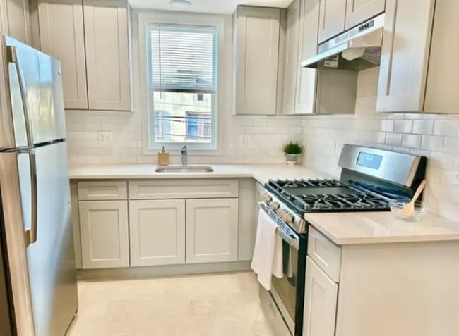 Photo - 558-562-562 Court St Unit 2 Left