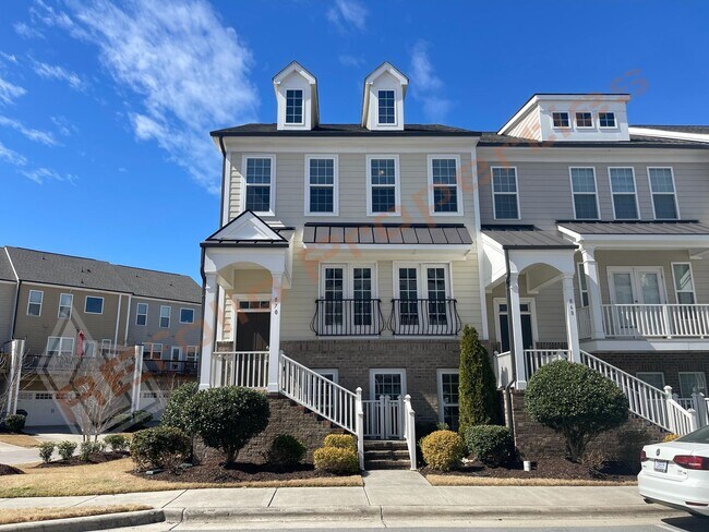 Building Photo - Beautiful End Unit 3 Story 3 bedroom, 3.5 bathroom Townhome with 2 Car-Garage in 540 Townes subdi...