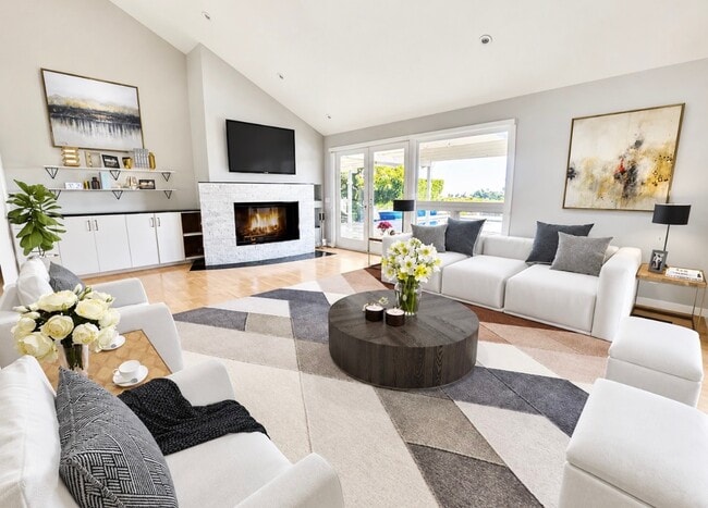 16972 Oak View Dr