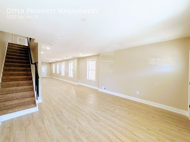 Photo - 5337 Locust St