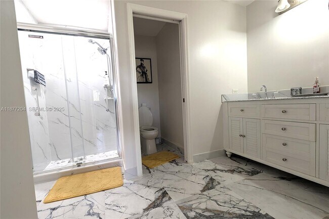 Photo - 612 Columbus Blvd S