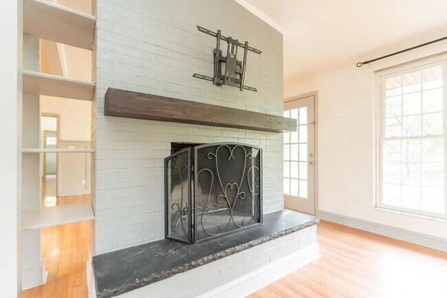 Photo - 203 Hathaway Dr