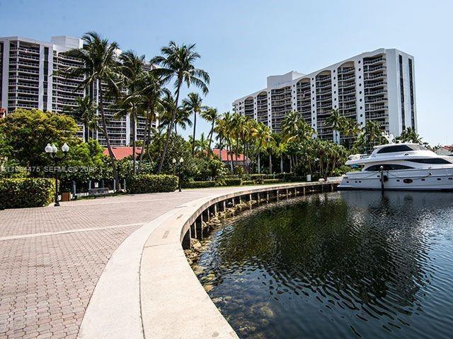 3610 Yacht Club Dr Unit 1002
