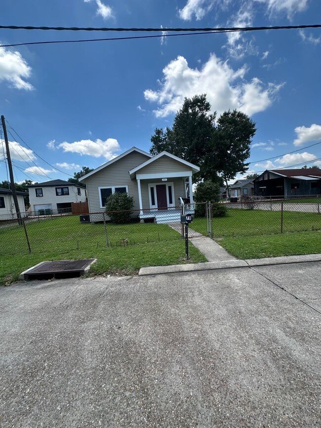 Photo - Cozy Southern Style 3 bedroom-1 bathroom unit in Houma
