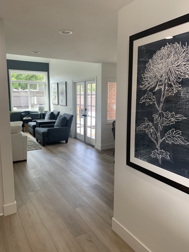 Photo - 2606 Elden Ave