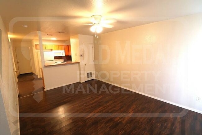 Photo - 1208 Industrial Blvd