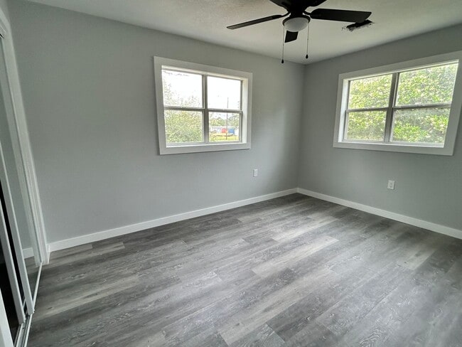 Photo - Gorgeous 4 bed 2 bath home!