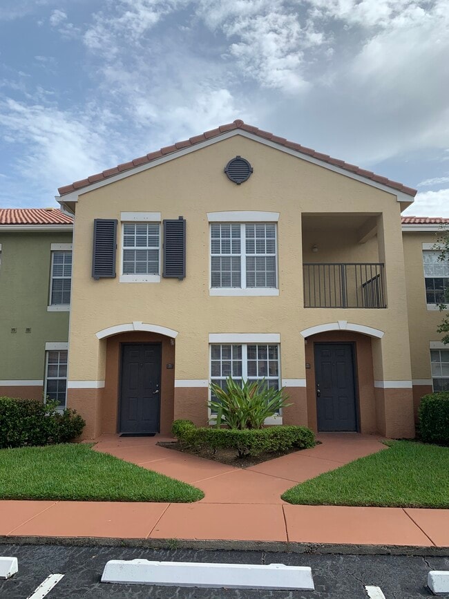 Building Photo - 10318 Fox Trail Rd S Unit 1411 Rental