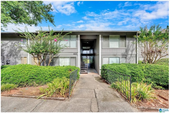 Building Photo - 422 Skyview Dr Rental