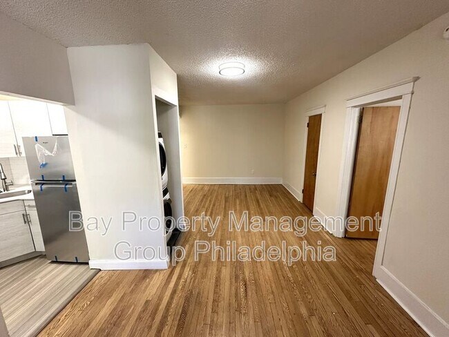 Photo - 2809 W Queen Ln Unit Apt 204