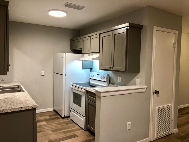 Photo - 2905 Highland Ave Unit 2