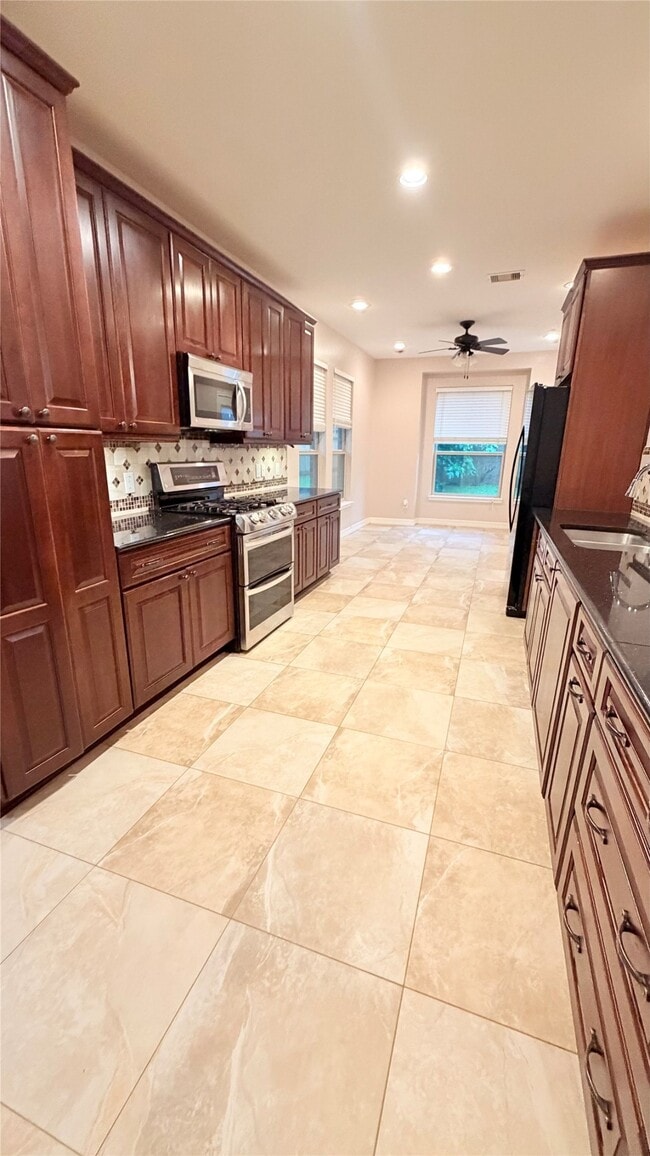 Photo - 2218 Blue Rose Dr