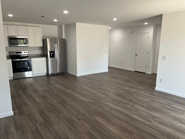 Photo - 711 Dylan Ct