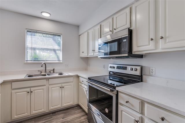 Photo - 2735 St George Pl