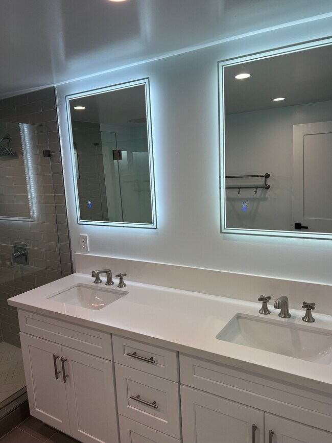 Photo - 1310 N Kingsley Dr