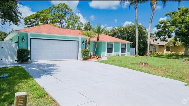 Building Photo - 2024 SW Monterrey Ln Rental