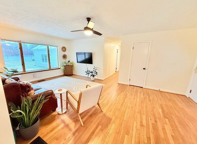 Photo - 3512 Gamage Dr