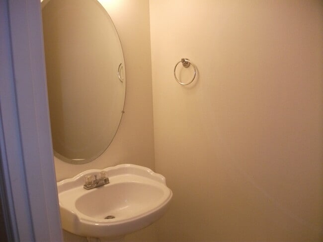 Photo - Spacious 4 Bedroom Home w/ Upstairs Laundry & Fully Fenced Yard!