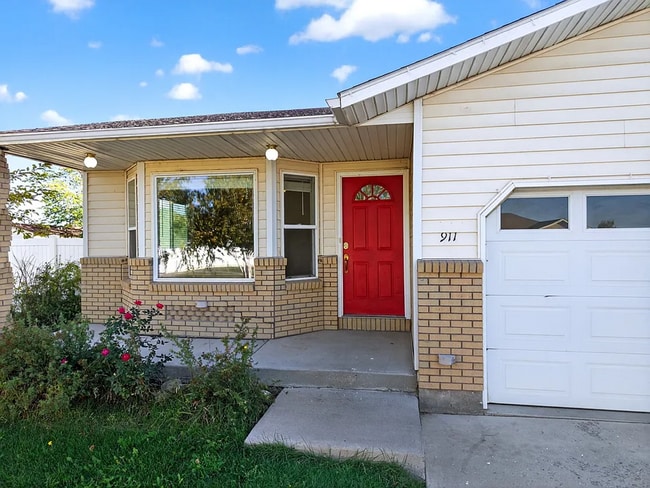 Photo - Impressive 5 bed/3 bath twin home in Chubbuck with just under 3000 square feet.