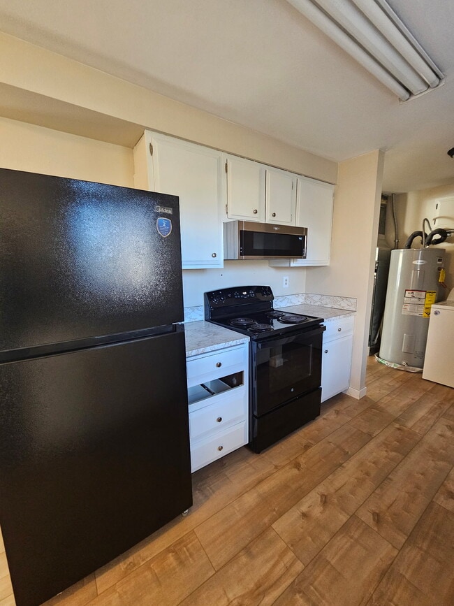 Photo - 180 NW Wilson Cir