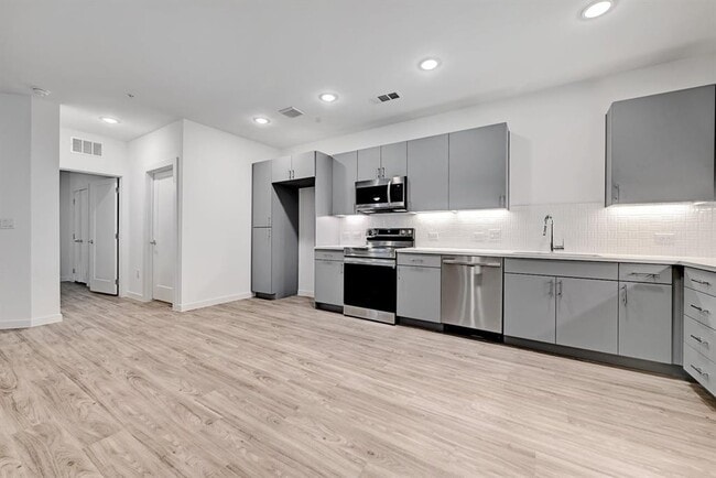 Photo - 4801 Springdale Rd Unit 1204