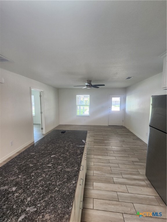 Photo - 907 E 3rd St