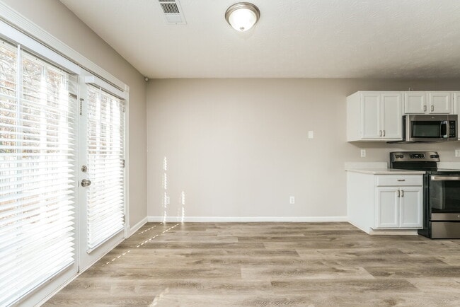 Photo - 731 Sugar Oak Ln