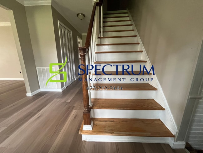 Photo - 723 White Oak Cir