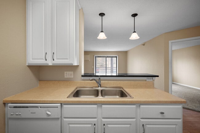 Sterling Ponds Apartments
