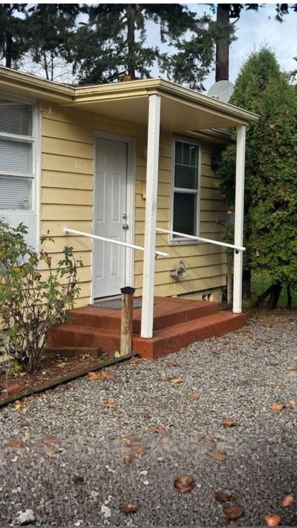 Building Photo - 18427-18429 SE Yamhill St Unit 18429