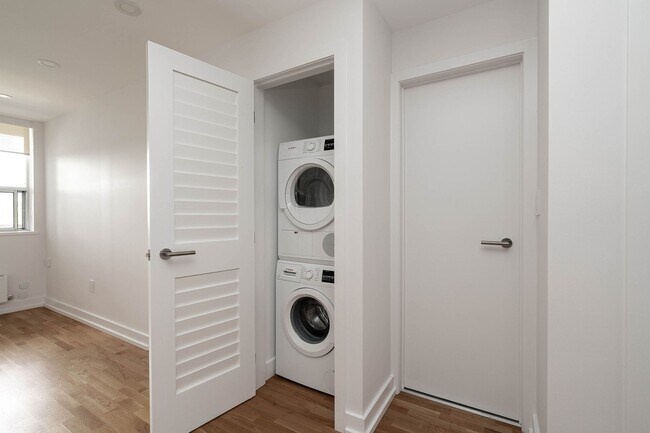 Photo - 230 Oak St Unit 2102