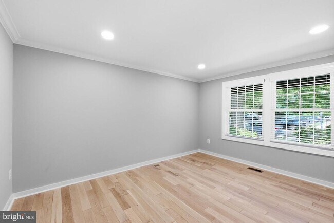 Photo - 2916 Montauk Ct