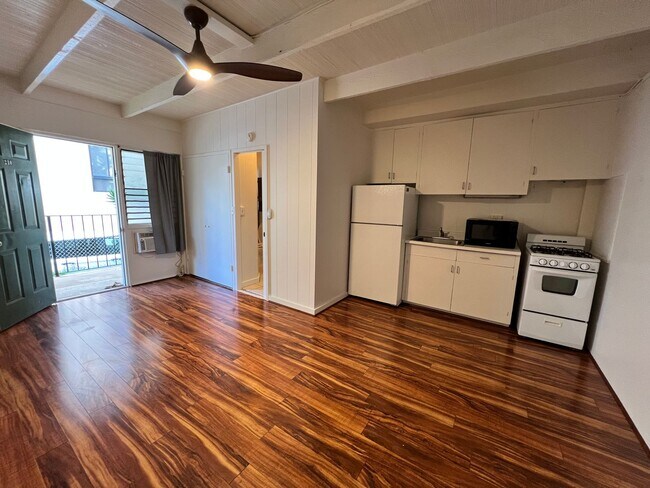Photo - Waikiki - Ohua Gardens studio available now! Unidad 210