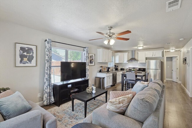 Photo - 1107 Jefferson St Unidad ID1019596P