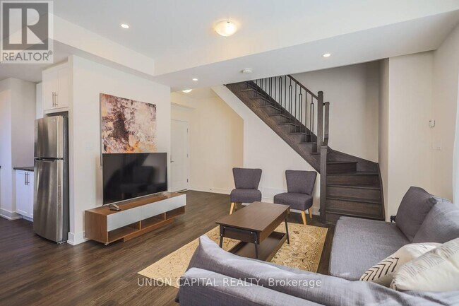Photo - 7 Phelps Ln