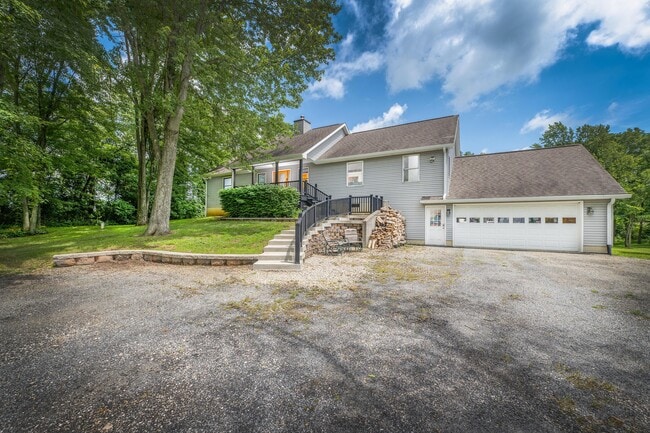 Building Photo - 5635 Van Fossen Rd Rental