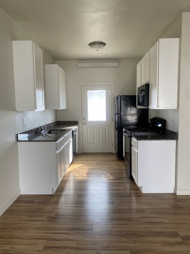 2 bedroom - Idaho Falls Skyline, LLC
