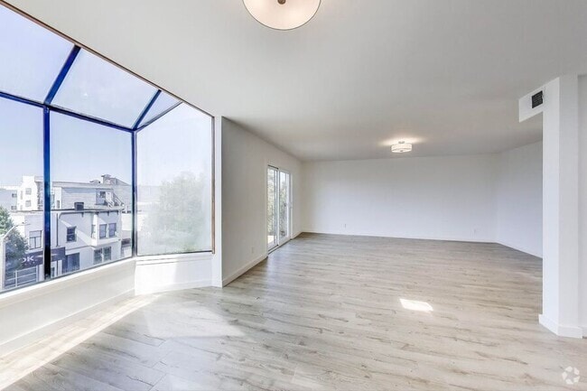 Building Photo - 2137 Lombard St Unit 03 Rental