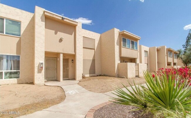 Building Photo - 3518 W Dunlap Ave Rental