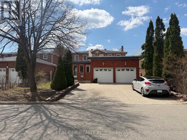 Photo - 14 Empringham Crescent