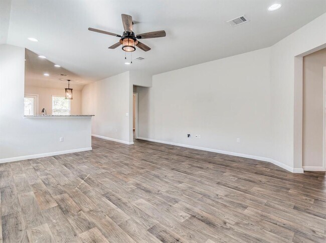 Photo - 136 Dunlin Ln