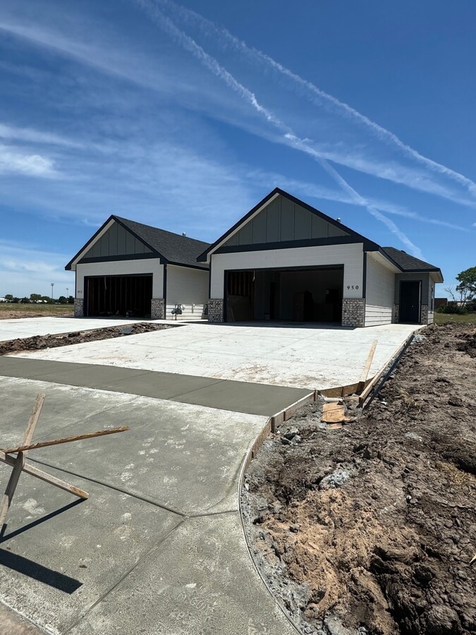 Photo - 950 Long Path Ct